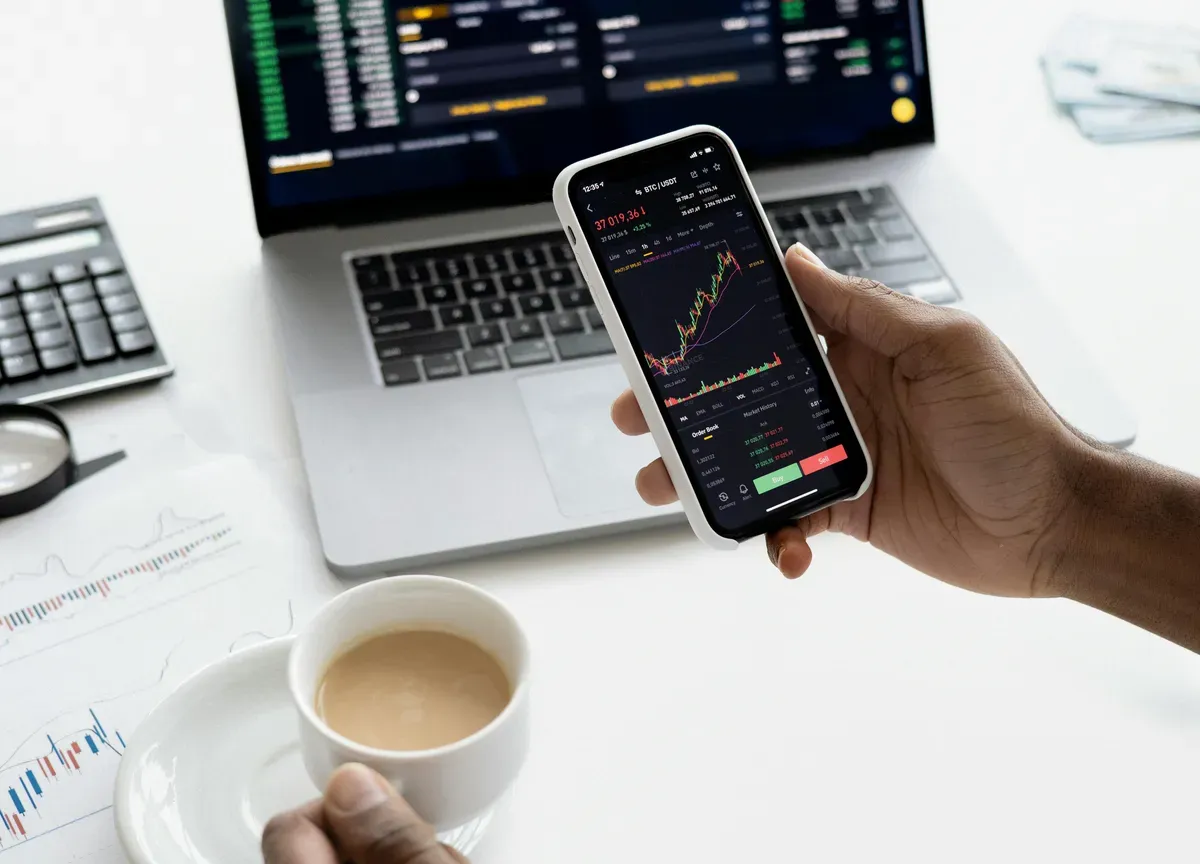 6 jenis investasi yang cocok untuk gen Z. (Sumber: Pexels/Anna Nekrashevich)