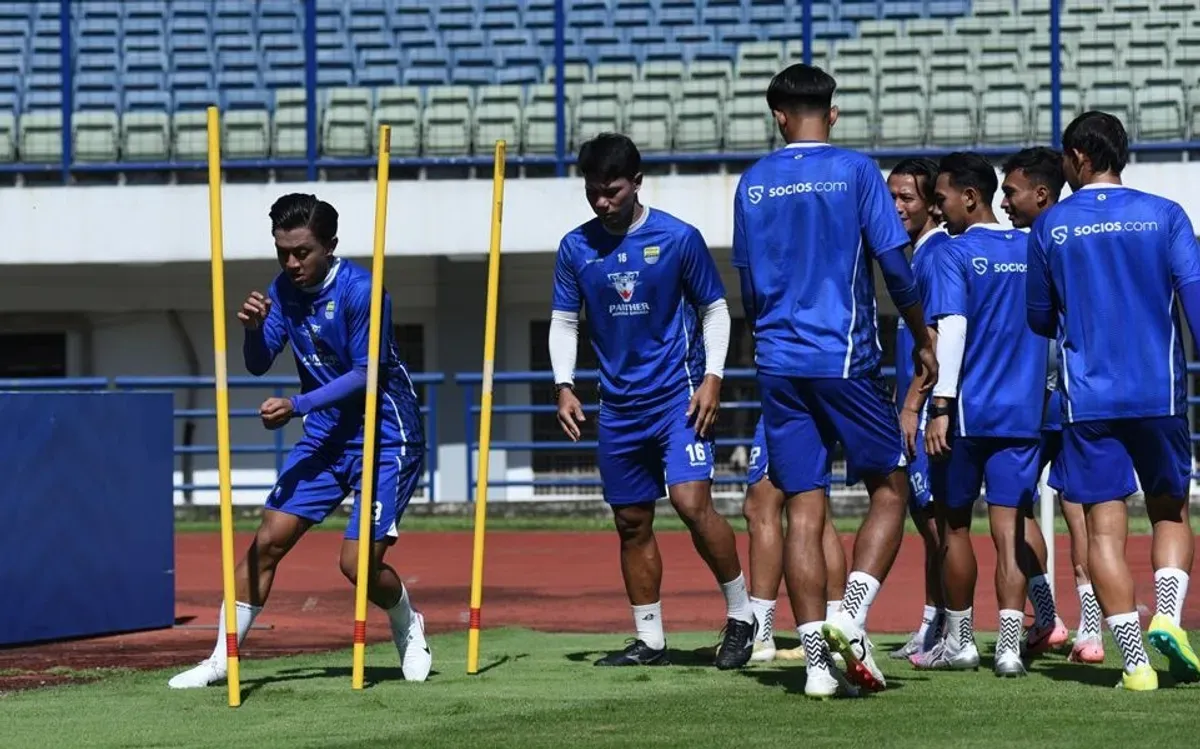 Febri Hariyadi mulai kembali berlatih ringan bersama skuad Persib Bandung setelah hampir semusim absen karena cedera lutut serius. (Sumber: Dok/Persib)