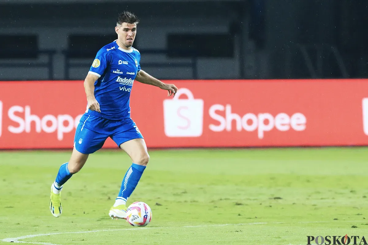 Setelah resmi berpisah dengan Persib, Nick Kuipers dikabarkan sudah mendapat tawaran dan bakal berseragam Dewa United di musim depan. (Sumber: Poskota/Ade Mamad)