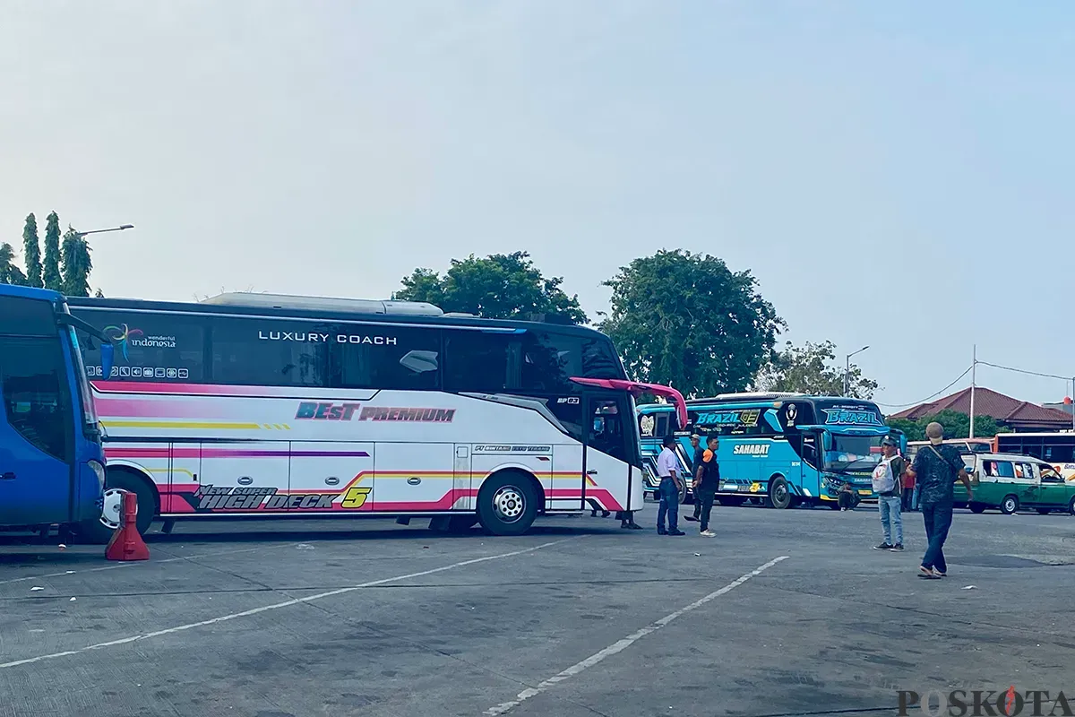 Suasana Terminal Kalideres Jakarta Barat, yang tampak sepi penumpang, Rabu, 30 April 2025. (Sumber: Poskota/Primayanti Juli Kumala Manalu)