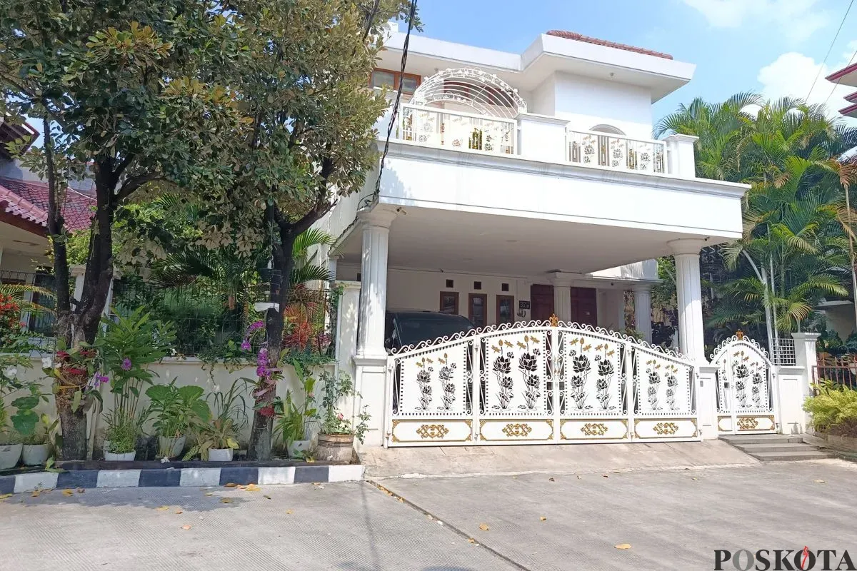 Kediaman Hasto Kristiyanto di Taman Villa Kartini Blok G3 Nomor 18, Kelurahan Margahayu, Kecamatan Bekasi Timur, Kota Bekasi, tampak sepi seusai amnesti diberikan Presiden, Jumat, 1 Agustus 2025. (Sumber: Poskota/Nurpini Aulia Rapika)