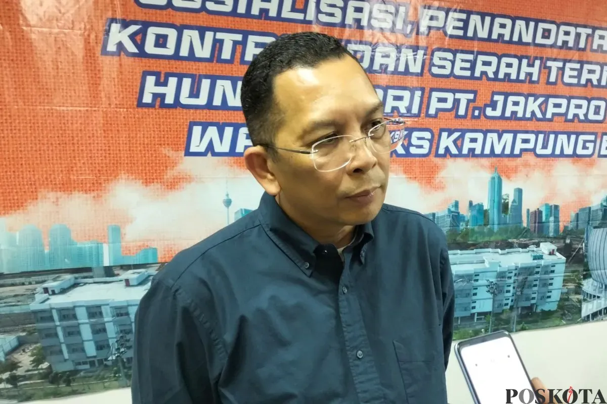 Direktur Bisnis PT Jakarta Propertindo (Jakpro), I Gede Adi Adnyana saat diwawancarai awak media, Jumat, 1 Agustus 2025. (Sumber: Poskota/Muhammad Tegar Jihad)