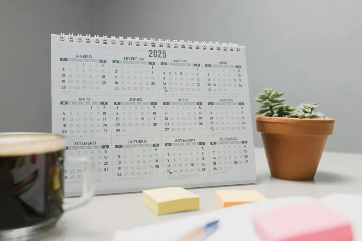 Daftar sisa tanggal merah 2025 setelah 18 Agustus 2025 ditetapkan sebagai libur nasional. (Sumber: Pexels/Matheus Bartelli)