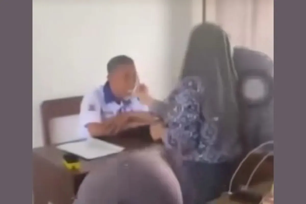 Dua siswi SMKN Gowa dikeluarkan setelah videonya viral (Sumber: TikTok/adimultikaryateknik)