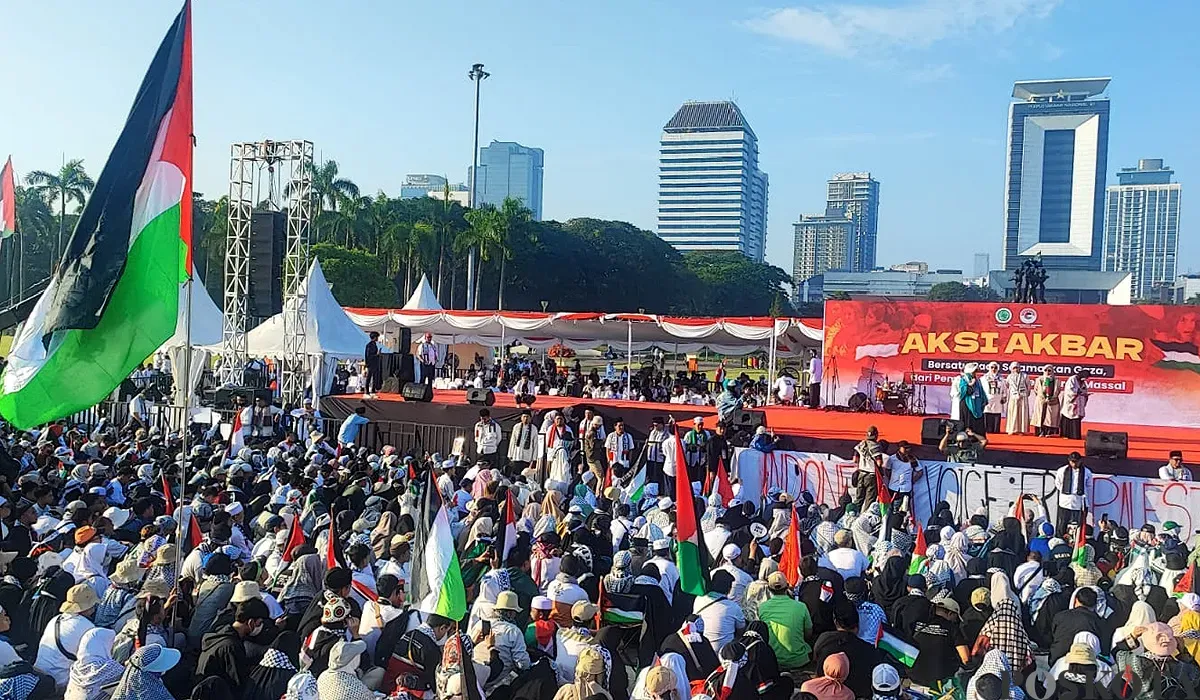 Suasana aksi bela Palestina di kawasan Monas, Gambir, Jakarta Pusat, Minggu, 3 Agustus 2025. (Sumber: POSKOTA | Foto: Ali Mansur)