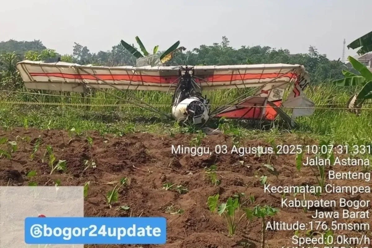 Insiden pesawat latih jatuh di sekitar Ciampea Bogor pagi ini. (Sumber: Instagram/@bogor24update)