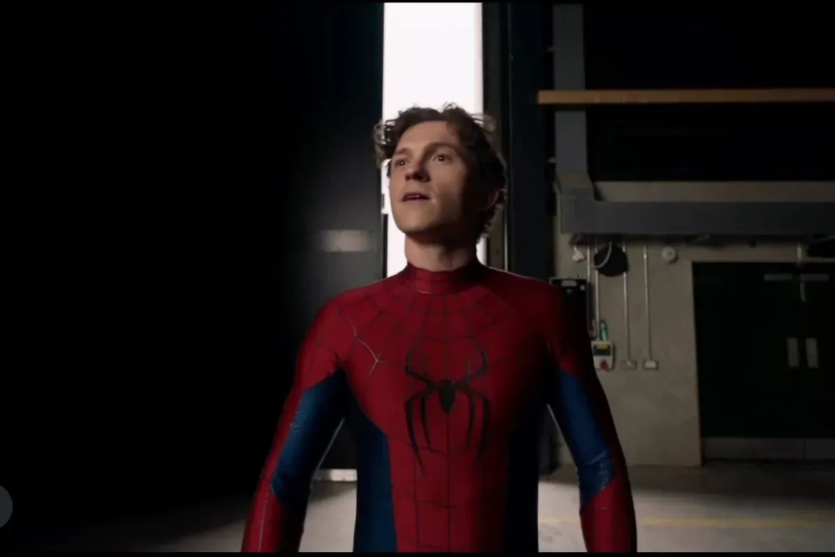 Cuplikan perdana Spider-Man: Brand New Day, Tom Holland pamer kostum baru. (Sumber: Instagram)