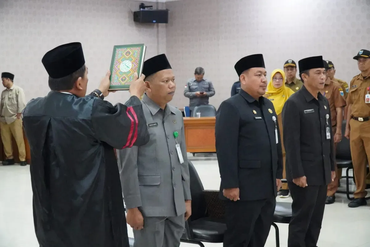 Tiga camat dilantik jadi Kepala OPD baru di lingkungan Pemkab Pandeglang. (Sumber: Setda Pandeglang)