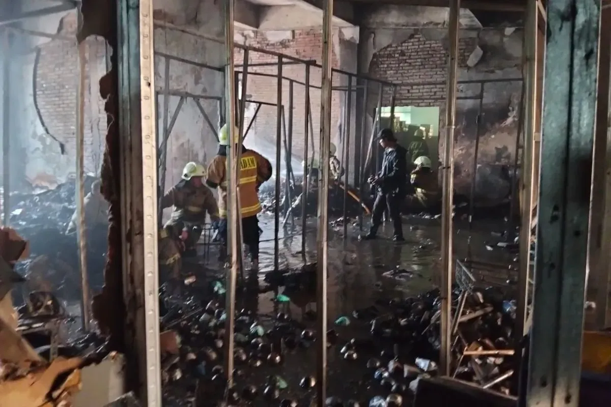Kebakaran gedung Agres ID di Mangga Dua Square, Ancol Pademangan, Jakarta Utara, Senin, 4 Agustus 2025. (Sumber: Dok. Damkar)