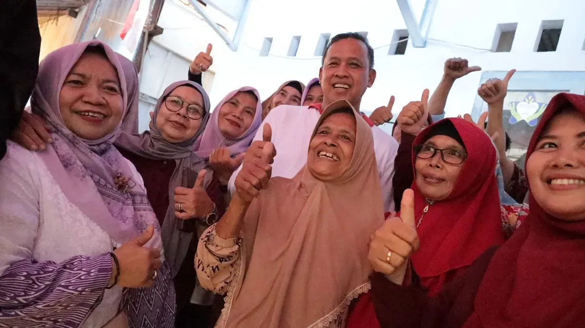 Wali Kota Bekasi, Tri Adhianto, meresmikan Rutilahu di Kelurahan Jatimurni, Kecamatan Pondok Melati, Minggu 3 Agustus 2025. Ia menyatakan Pemkot Bekasi menyiapkan anggaran Rp100 juta per RW untuk kesejahteraan warga. (Sumber: Pemkot Bekasi)