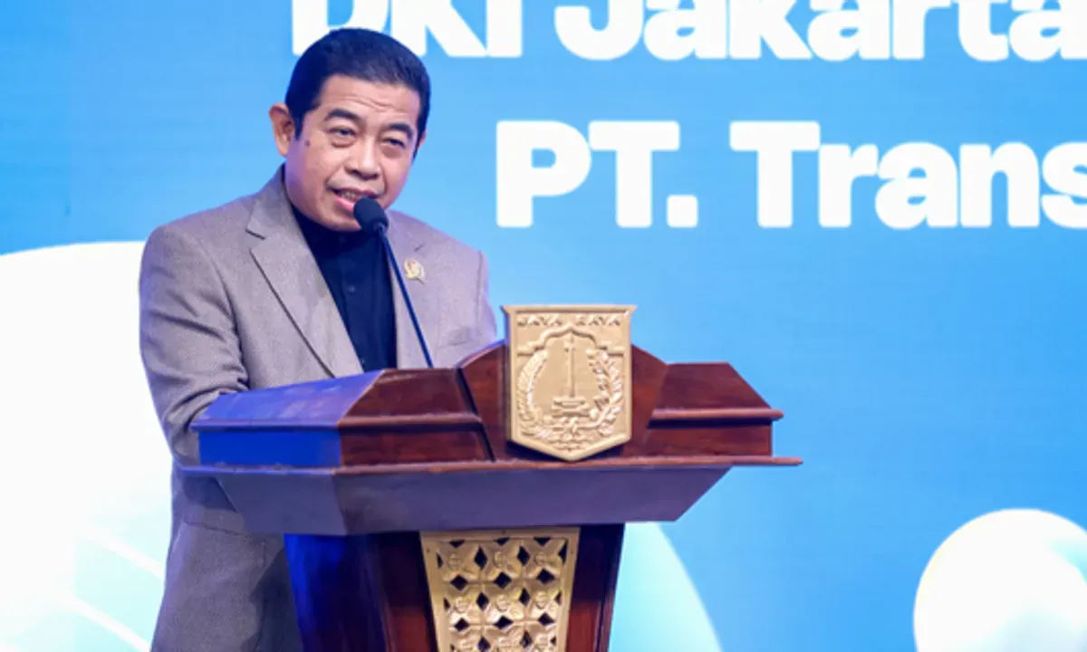 Ketua DPRD Provinsi DKI Jakarta Khoirudin menghadiri workshop (lokakarya) bertema ‘Mempercepat Transisi ke Bus Listrik’. Kegiatan itu digelar di Ruang Pola Lantai 2, Balaikota DKI Jakarta. (Sumber: Dok. Sekretariat DPRD DKI)