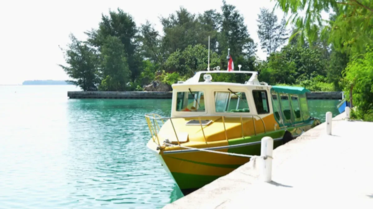 Suasana lokasi perairan Kabupaten Kepulauan Seribu (Sumber: Dok. Sekretariat DPRD DKI)
