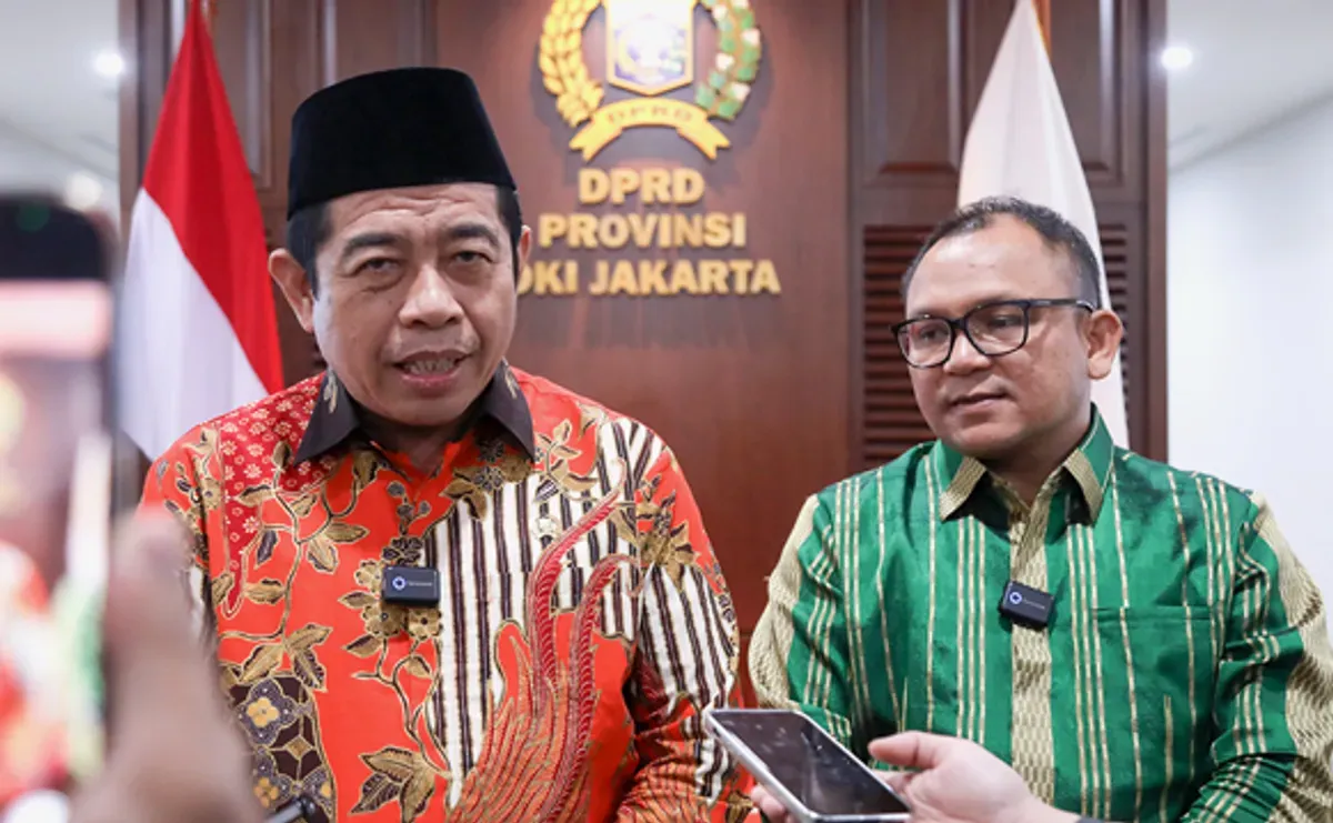Ketua DPRD DKI Jakarta Khoirudin dan Wakil Ketua DPRD Provinsi DKI Jakarta Basri Baco (Sumber: Dok. Sekretariat DPRD DKI)