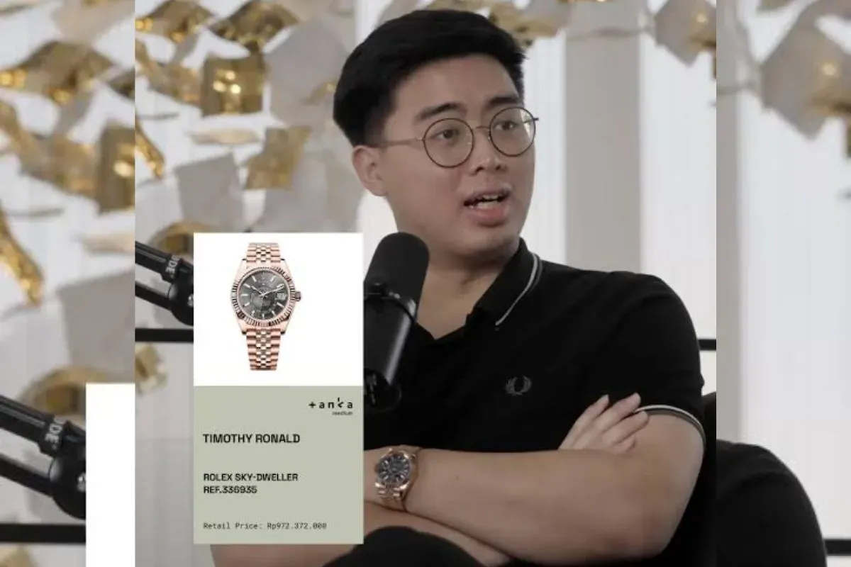 Timothy Ronald mengenakan jam tangan mewah merek Rolex. (Sumber: TikTok)