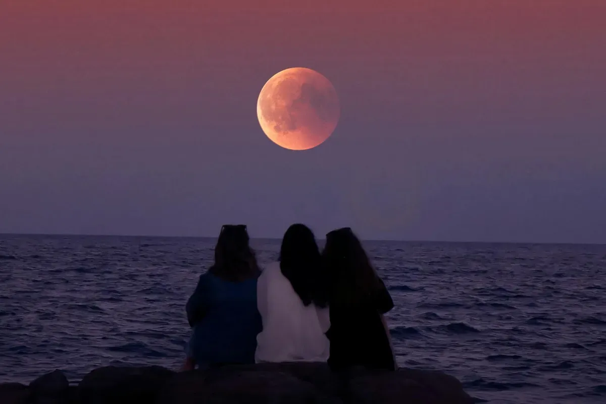 Fenomena Sturgeon Moon atau bulan purnama Agustus 2025. (Sumber: Pexels/Max Ravier)