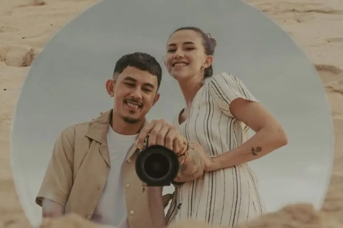 Dahlia Poland tegaskan tak ada rang ketiga dalam rumah tangganya bersama Fandy Christian. (Sumber: Instagram)