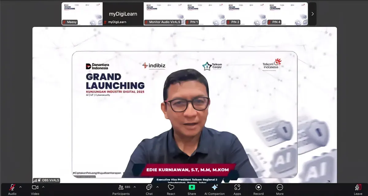 EVP Telkom Regional II Edie Kurniawan memberikan sambutan pada acara peluncuran program Kunjungan Industri Digital 2025. (Sumber: Dok. Telkom)