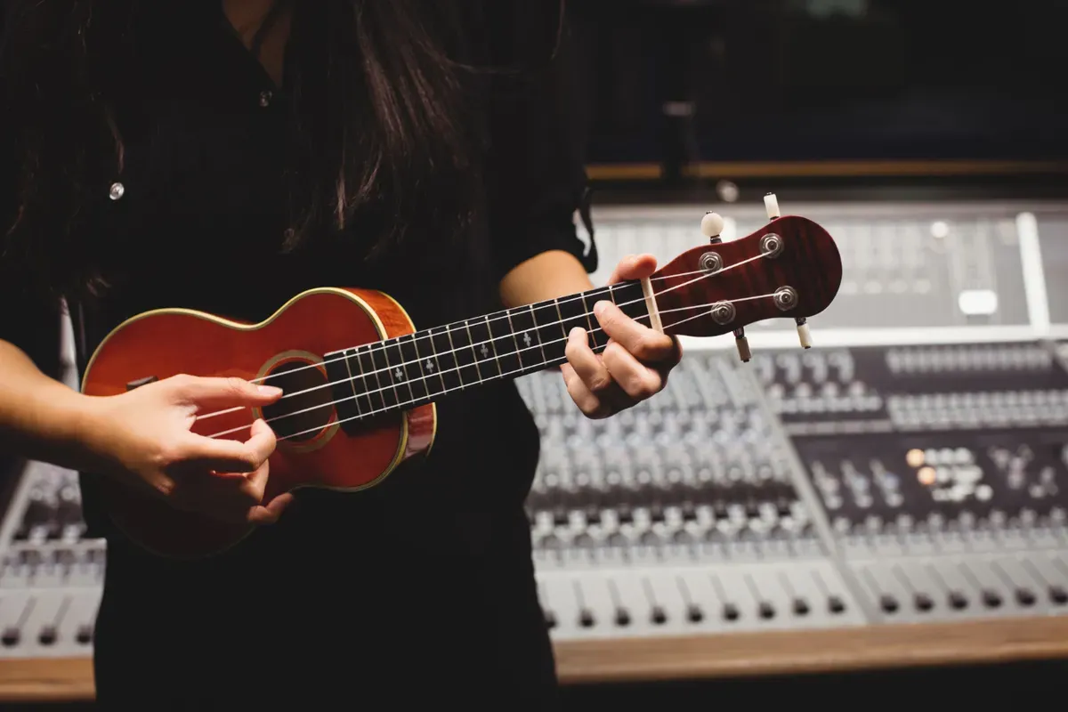 Deretan musisi yang gratiskan royalti atas pemutaran lagu mereka, termasuk Ahmad Dhani. (Sumber: Freepik)