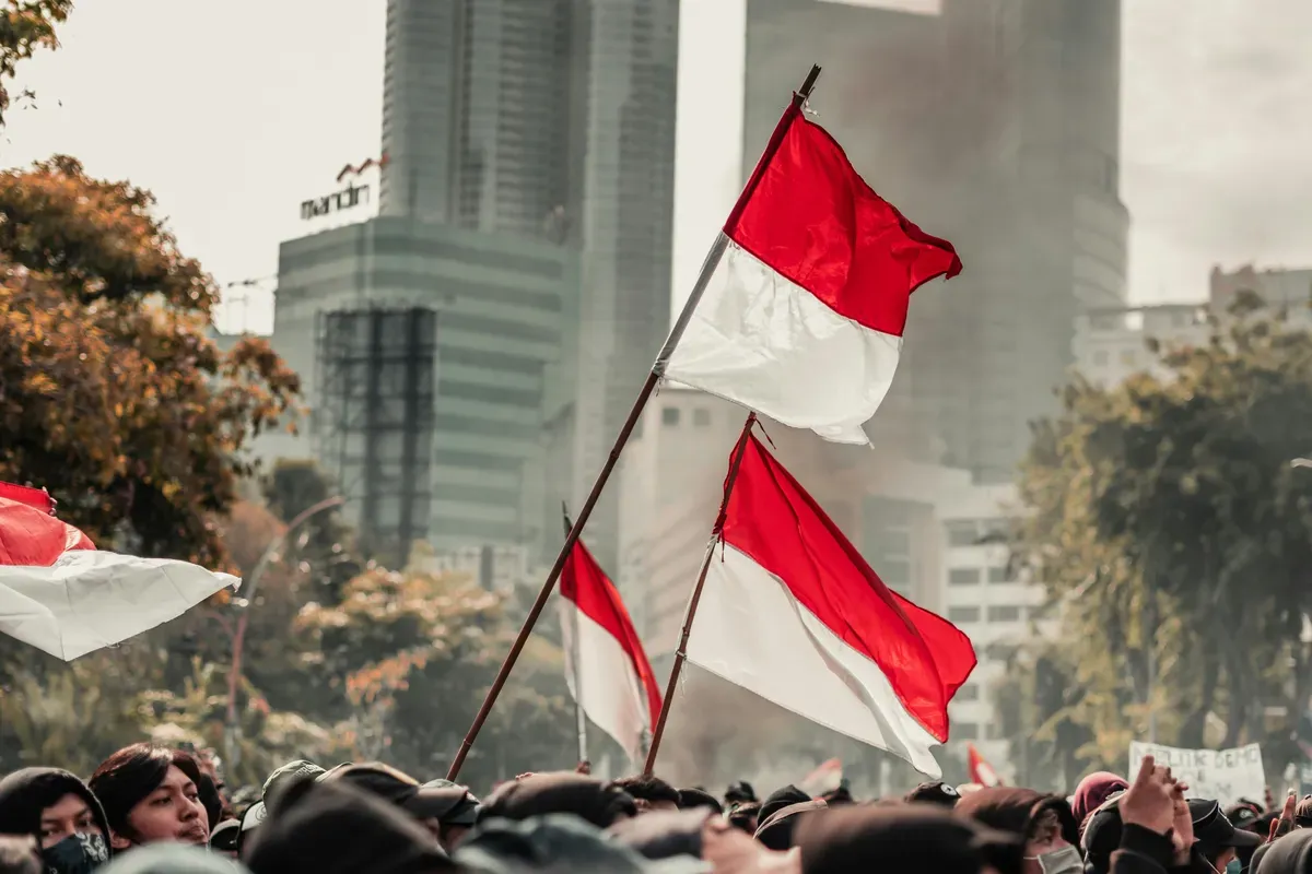 Lirik Lagu Berkibarlah Bendera Negeriku dan Maknanya (Sumber: Unsplash/prananta haroun)