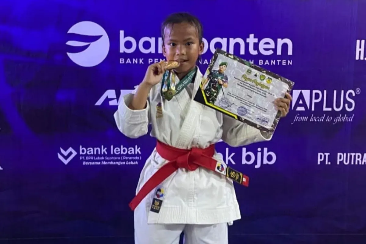 Rizkia Ayu Lestari, anak berusia 10 tahun, asal Kampung Ciatel, Desa Labuan, Kecamatan Labuan, Kabupaten Pandeglang. (Sumber: Dok. Pribadi)