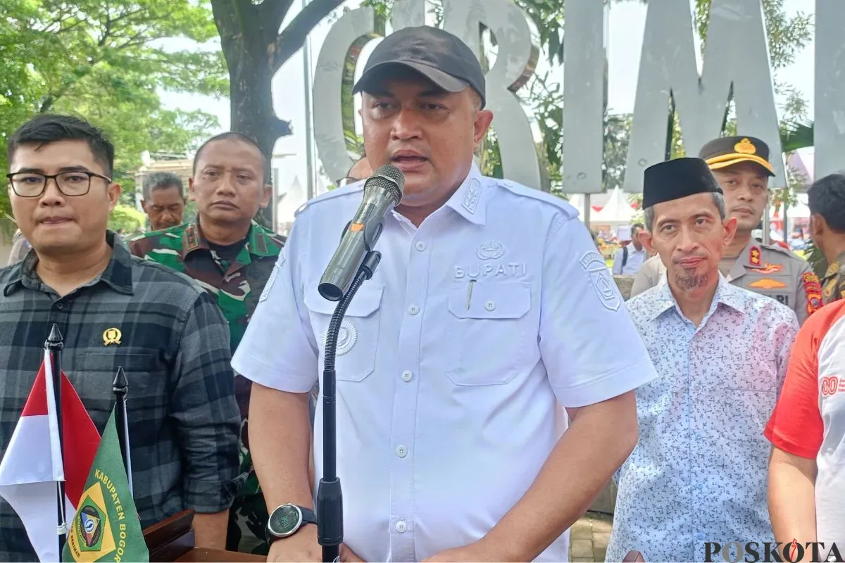 Bupati Bogor, Rudy Susmanto di hadapan awak media, Rabu, 13 Agusstus 2025. (Sumber: Poskota/Giffar Rivana)