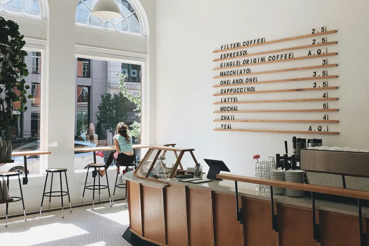 Ilustrasi Cafe-Rekomendasi Tempat Ngopi di Tangsel, Cocok untuk Nongkrong atau WFC (Sumber: Unsplash/Keghan Crossland)