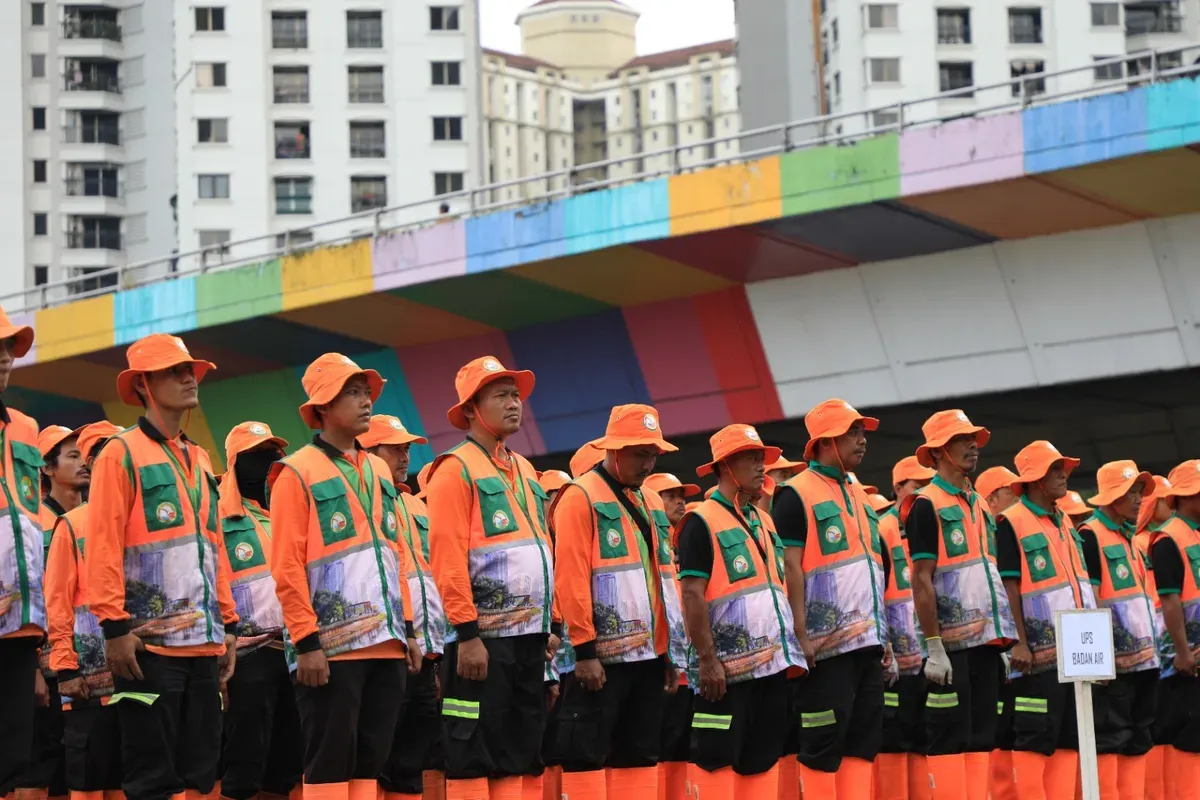 DLH Jakarta siapkan 1.800 petugas kebersihan untuk mengawal kebersihan Ibu Kota selama rangkaian peringatan Hari Ulang Tahun Kemerdekaan RI ke-80 pada 16-17 Agustus 2025. (Sumber: Dok. DLH Jakarta)