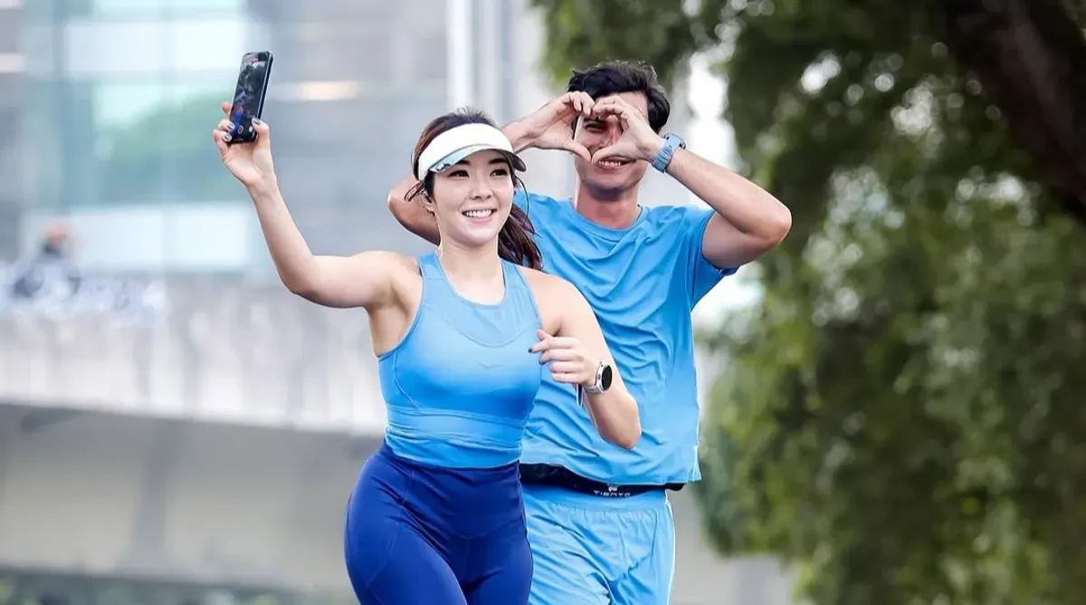 Cinta Brian dan Gisella Anastasia saat menghadiri acara publik, memperlihatkan chemistry yang hangat dan natural. (Sumber: Instagram/@gisel_la)