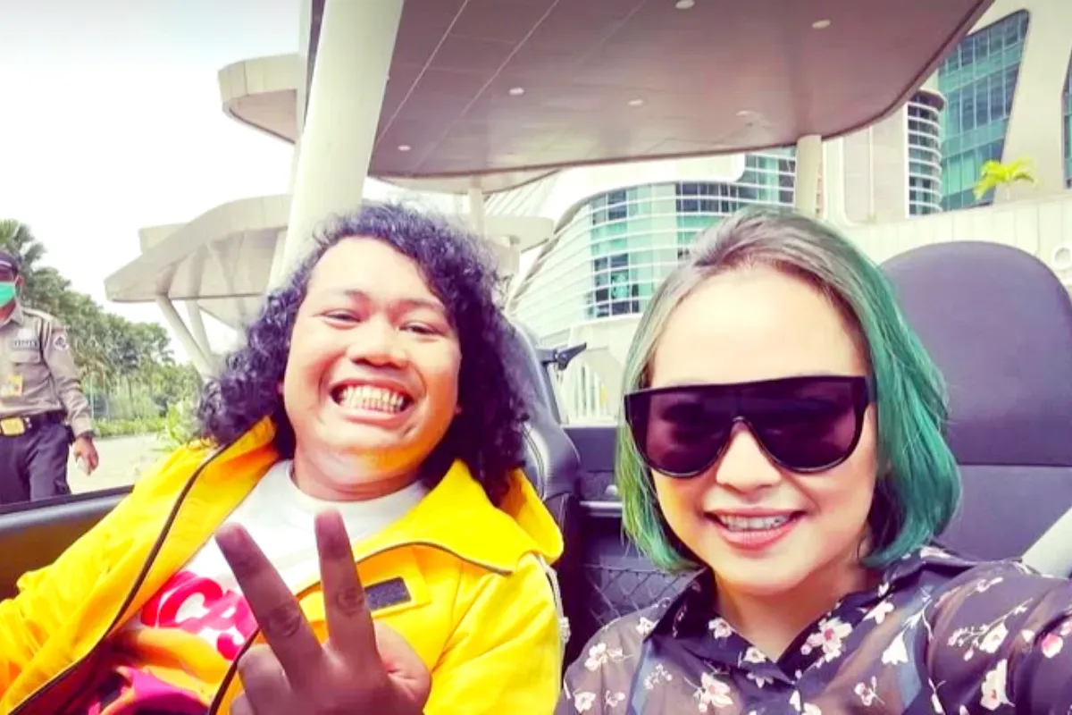 Potret kebersamaan Marshel Widianto dengan Mpok Alpa atau Nina Carolina. (Sumber: Instagram/@marshel_widianto.)