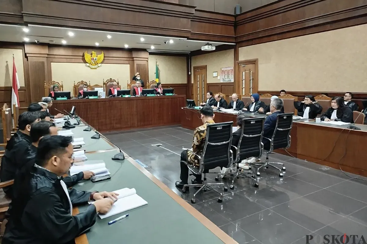 Sidang kasus korupsi kredit Lembaga Pembiayaan Ekspor Indonesia (LPEI) di Pengadilan Tipikor Jakpus, Jumat, 15 Agustus 2025. (Sumber: Poskota/Ramot Sormin)