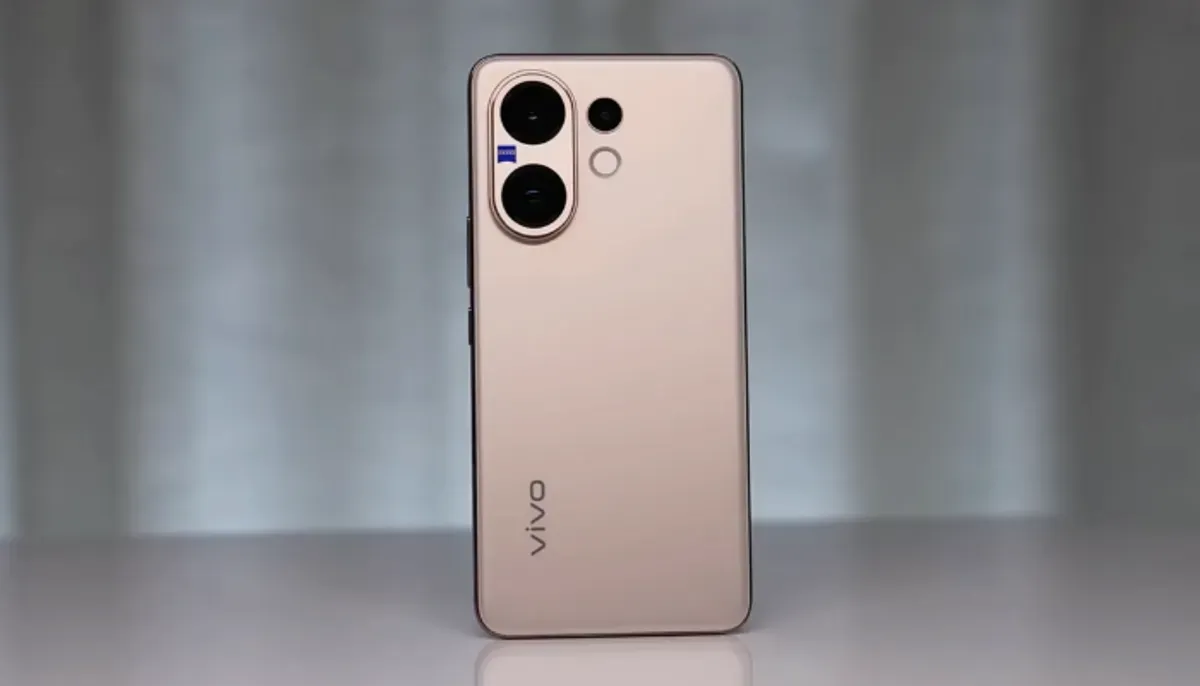 Smartphone Vivo V60 5G (Sumber: YouTube/Pan Channel)