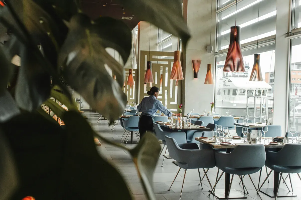 Ilustrasi-4 Rekomendasi Restoran untuk Keluarga di Daerah Tangerang (Sumber: Unsplash/Louis Hansel)