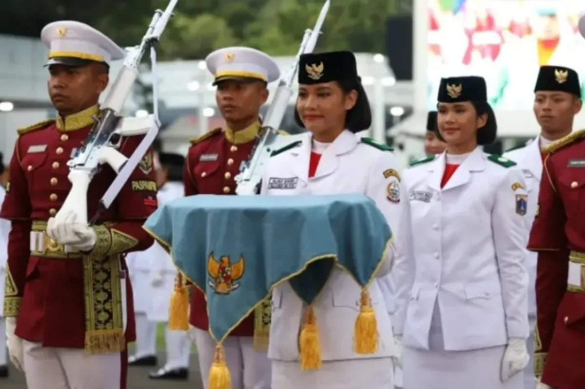 Ilustrasi - Pembawa baki bendera merah putih. (Sumber: Instagram/@bpipri)