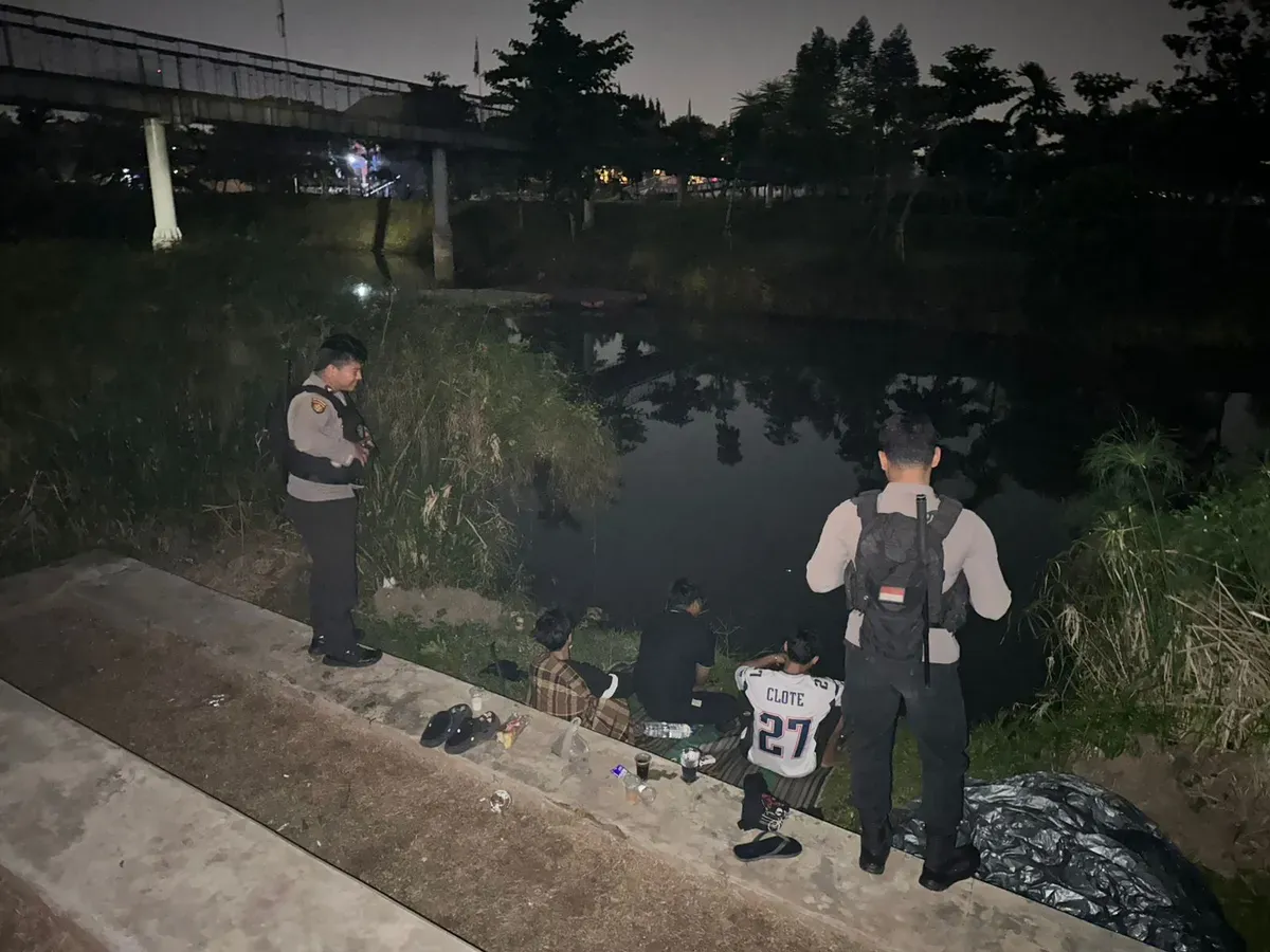 Polres Metro Jakarta Selatan menggagalkan aksi tawuran di kawasan tempat pemakaman umum (TPU) Kober, Kemang Village, Sabtu, 16 Agustus 2025. (Sumber: Polres Jakarta Selatan)