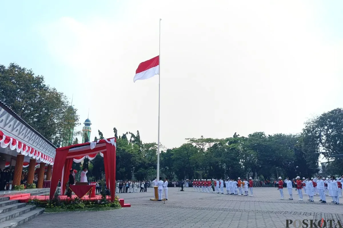 Suasana upacara peringatan HUT ke-80 RI di Alun-Alun M. Hasibuan, Kota Bekasi, Minggu, 17 Agustus 2025. (Sumber: Poskota/Nurpini Aulia Rapika)