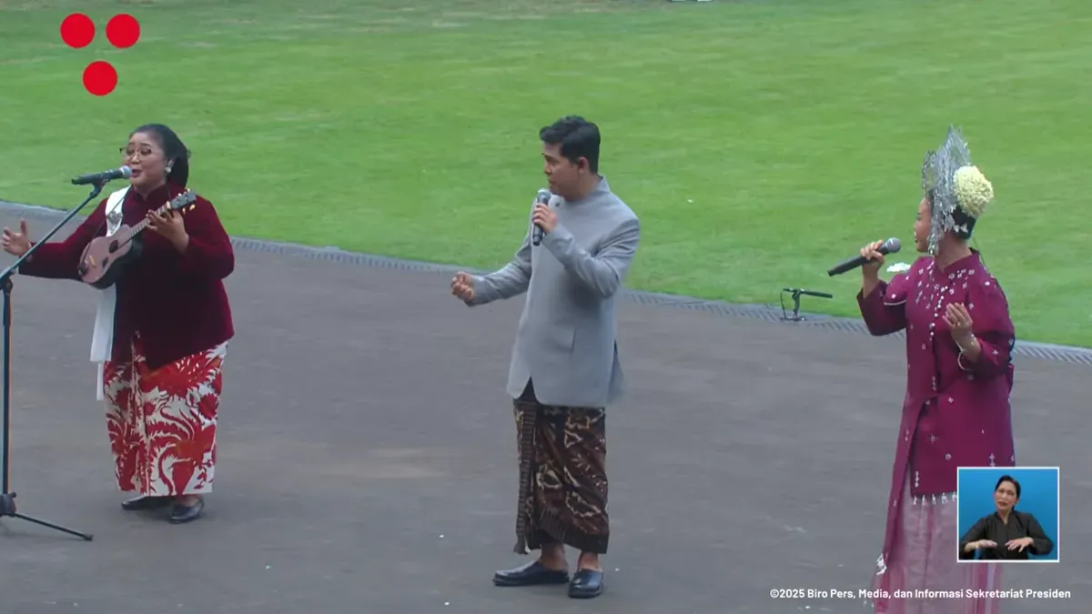 Penyanyi papan atas seperti Rossa, Endah Laras, hingga Cakra Khan membawakan lagu Merah Putih di Istana Merdeka. (Sumber: YouTube/Sekretariat Presiden)