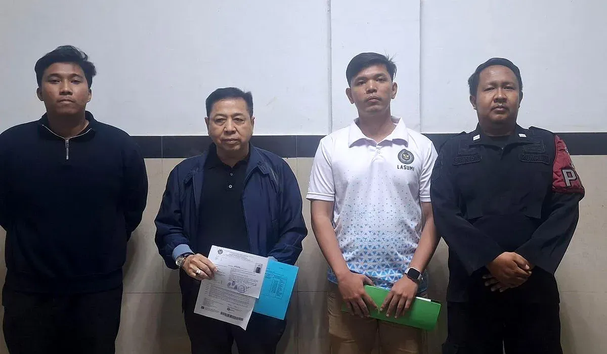 Terpidana kasus korupsi proyek e-KTP, Setya Novanto (kedua dari kanan), bebas bersyarat. (Sumber: Dok Dirjen Pemasyarakatan)