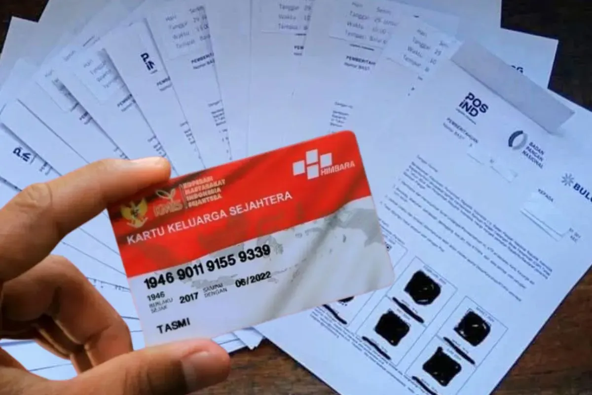 info bansos PKH dan BPNT via PT Pos, surat dan barcode pencairan segera dibagikan kepada KPM. (Sumber: Facebook @info Bansos PKH)