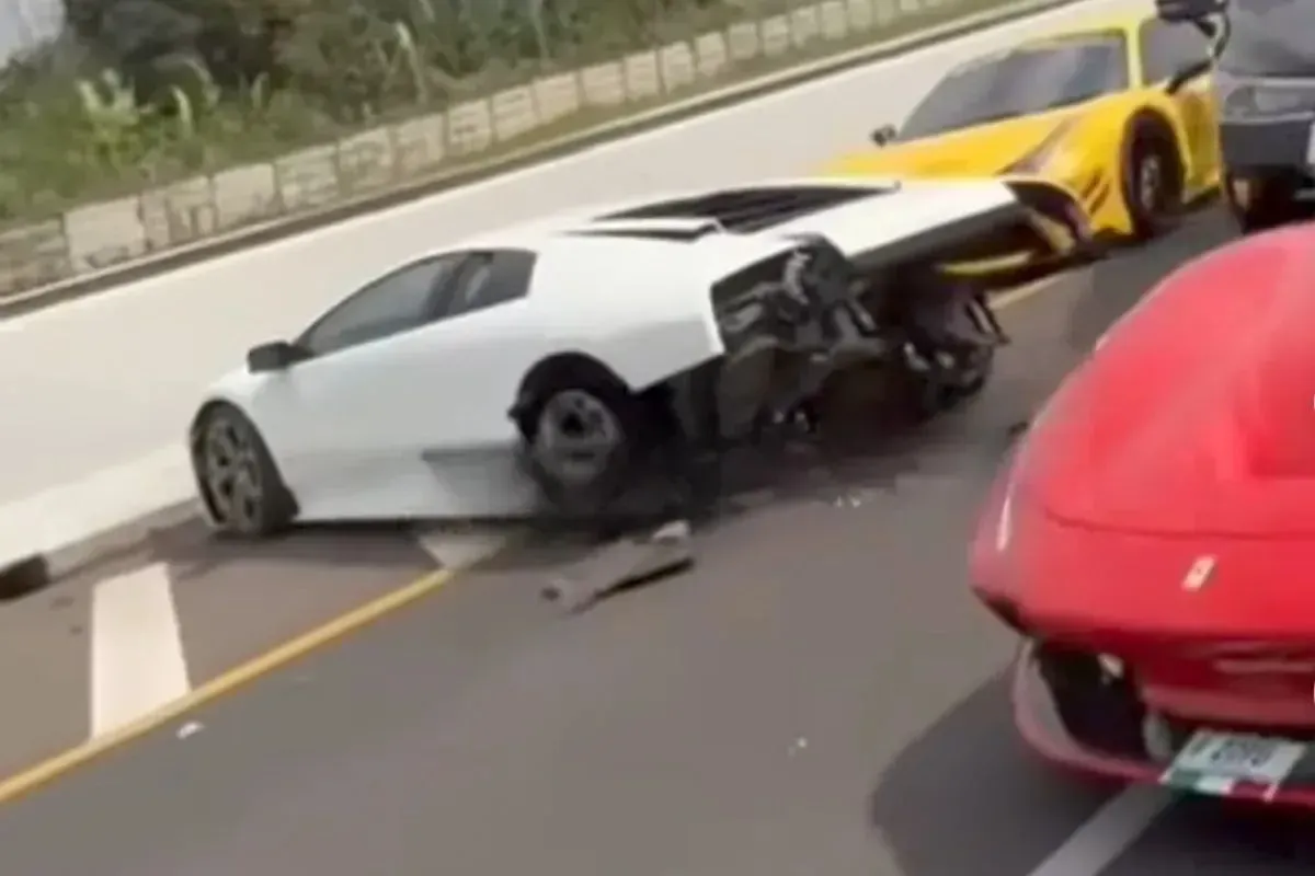 Lamborghini hancur usai kecelakaan di tol kunciran Tangerang (Sumber: warungjurnalis)