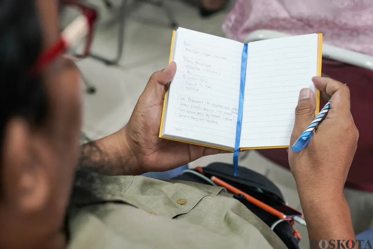Sejumlah peserta mengikuti pelatihan wirausaha sablon di Tempat Kumpul Kreatif, Johar Baru, Jakarta, Selasa, 19 Agustus 2025. (Sumber: Poskota/Bilal Nugraha Ginanjar)