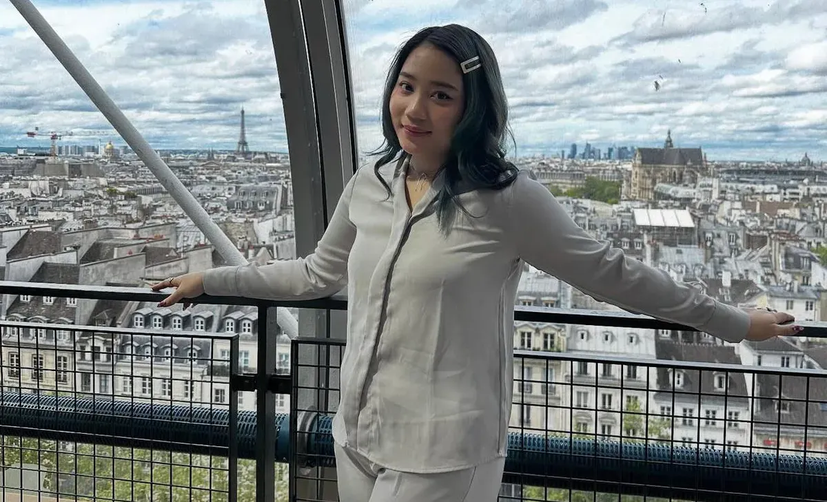 Putri dari mantan Gubernur Jawa Barat Ridwan Kamil dan Atalia Praratya, Camillia Azzahra diisukan pindah agama. (Sumber: Instagram/@camilliazr)