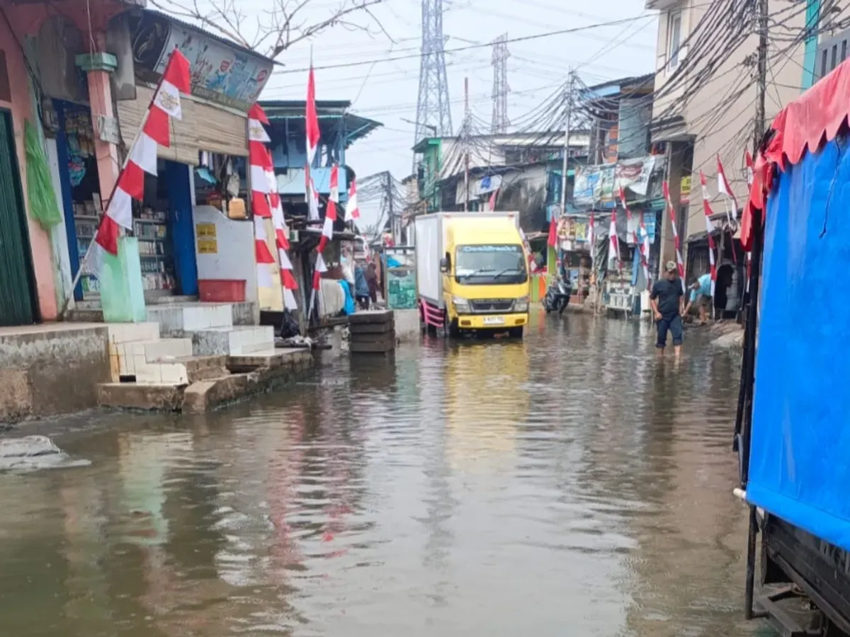 Genangan banjir rob masih terjadi di Muara Angke, Penjaringan, Jakarta Utara, Selasa, 19 Agustus 2025. (Sumber: Dokumentasi RW 22 Muara Angke)