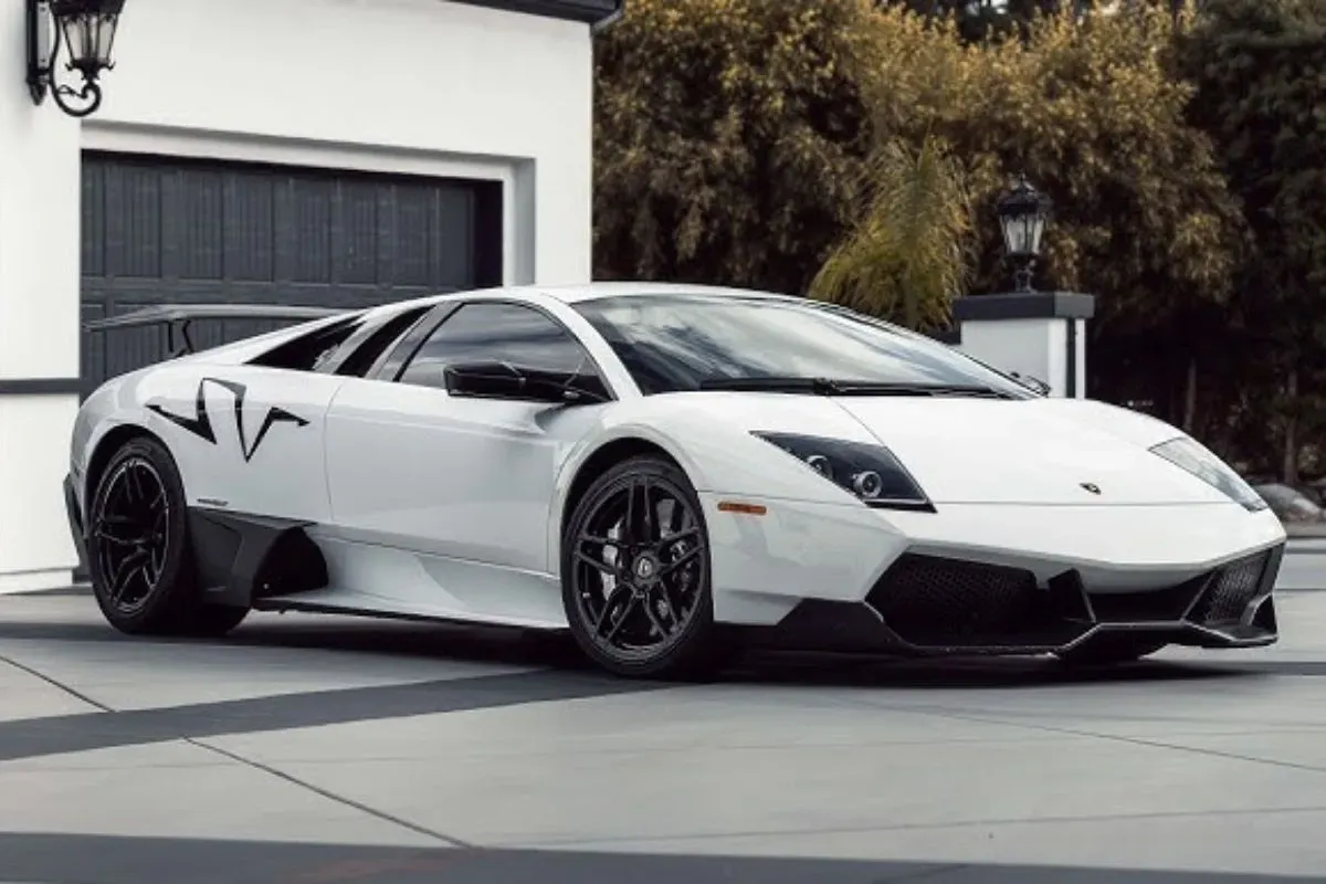 Ilustrasi supercar, Lamborghini Murcielago. (Sumber: YouTube/carcave)