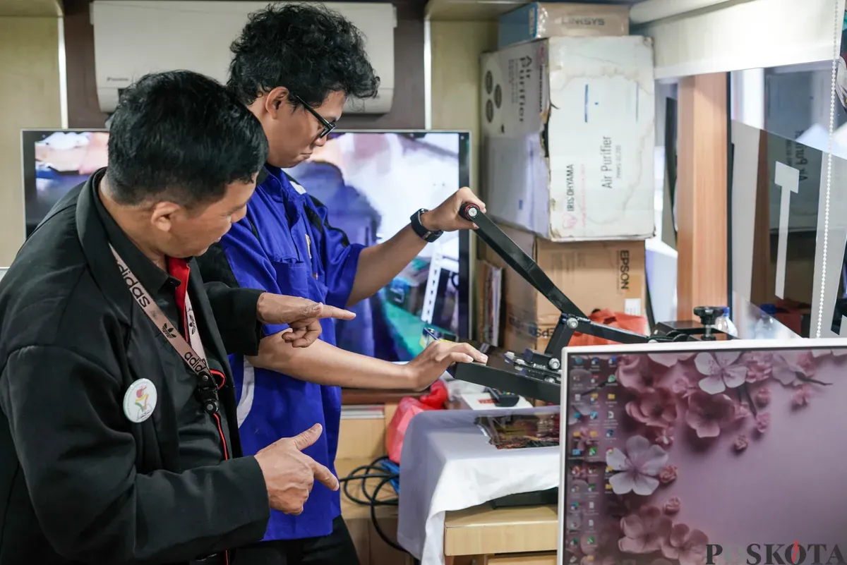 Peserta mengikuti pelatihan Mobile Training Unit (MTU) pada sejumlah keahlian di Jakarta International Velodrome, Rawamangun, Jakarta, Selasa, 19 Agustus 2025. (Sumber: Poskota/Bilal Nugraha Ginanjar)