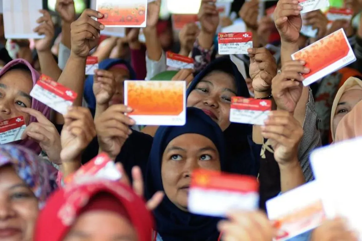 Penerima manfaat bantuan Program Keluarga Harapan (PKH) Jakarta. (Sumber: jakarta.go.id)