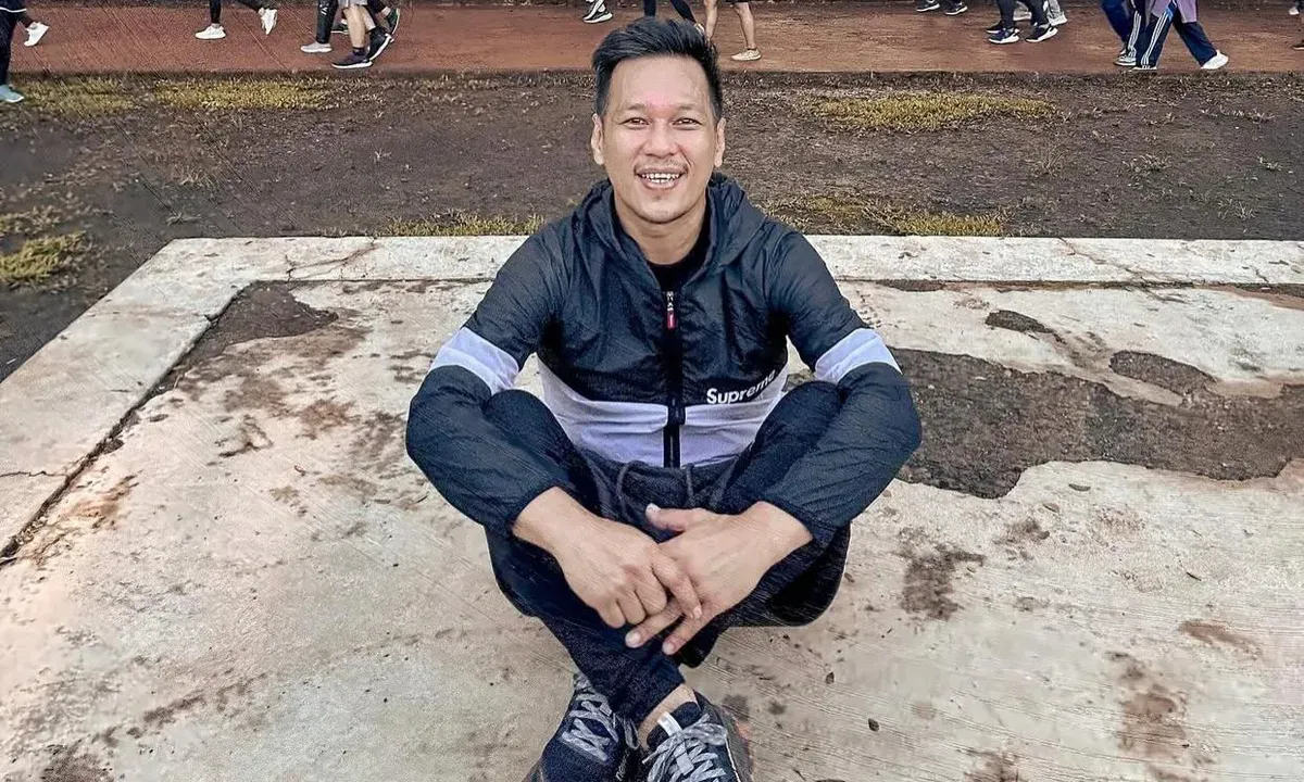 Musisi sekaligus komposer Ricky Five Minutes menarik perhatian publik dengan mengunggah percakapan WhatsApp bersama Ari Lasso. (Sumber: Instagram/@ricky_fiveminutes)