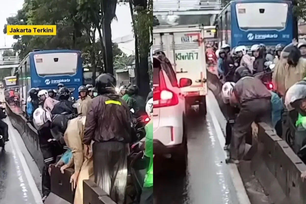 Sejumlah pemotor nekat jebol separator busway Transjakarta. (Sumber: Instagram/@jakarta.terkini)
