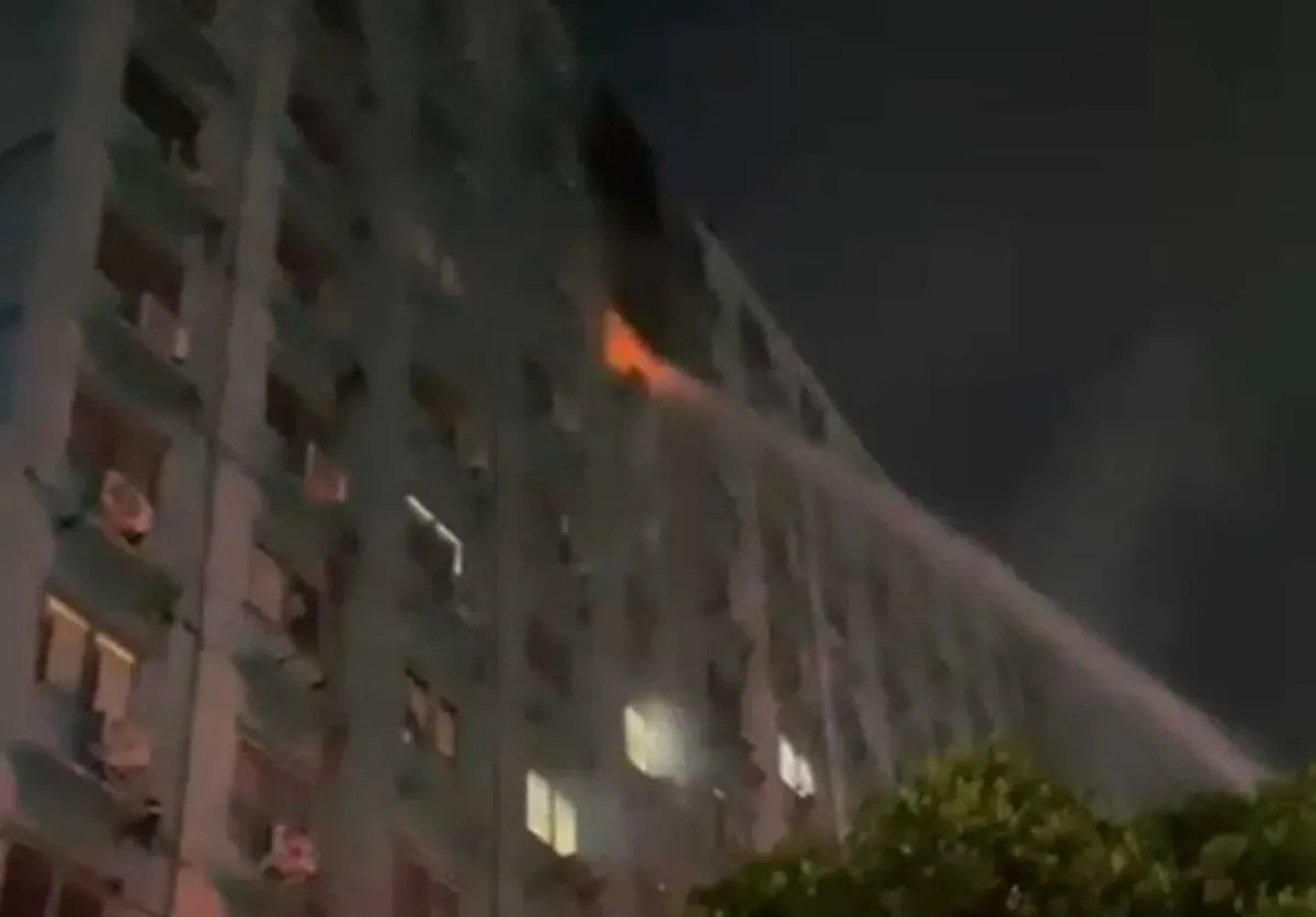 Apartemen city park, Cengkareng, Jakarta Barat, terbakar pada Selasa, 19 Agustus 2025. (Sumber: Dok Warga)