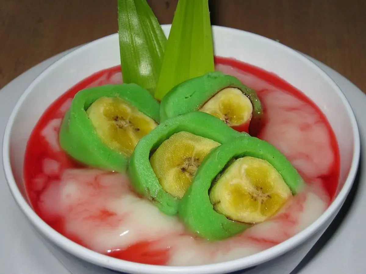 Es Pisang Hijau Kalimalang, Minuman Khas Makassar yang Jadi Primadona Kuliner Jabodetabek (Sumber: Pinterest)