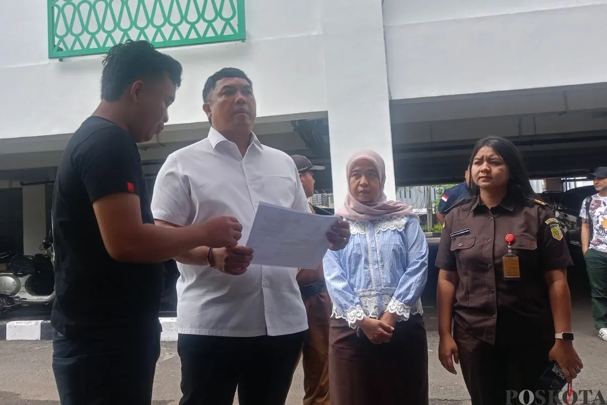 Kejari Kabupaten Bogor memberikan penjelasan tidak mengembalikan barang bukti berupa uang milik korban, Kamis, 21 Agustus 2025. (Sumber: Poskota/Giffar Rivana)